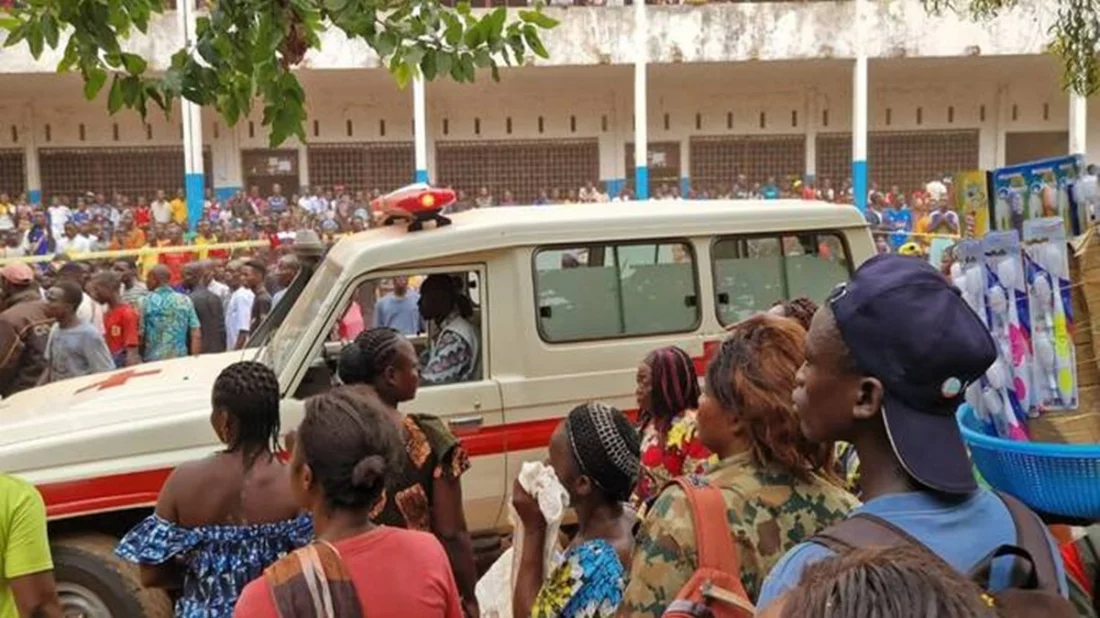 স্কুলে বিস্ফোরণের পর আতঙ্ক, কমপক্ষে ২৯ শিক্ষার্থী নিহত